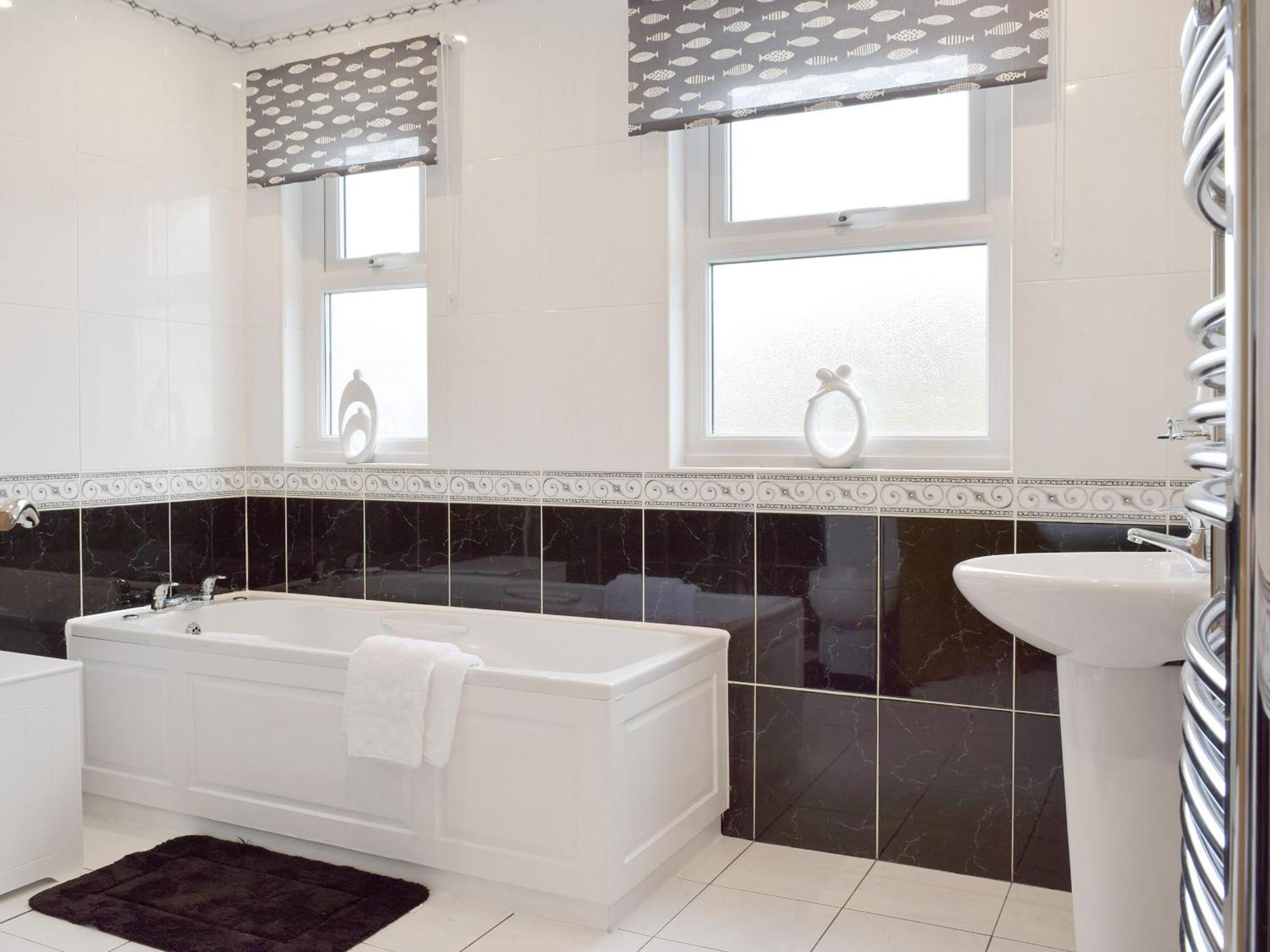 Pebble Reach Villa Amroth Bagian luar foto